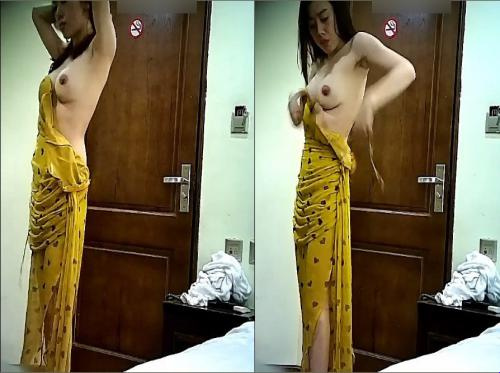 Kunjungi toko gadis berkaki panjang di kota tua Kunjungi toko gadis berkaki panjang di kota tua