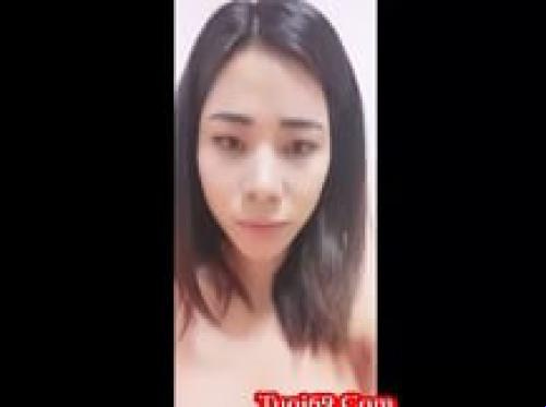 Gadis seksi berhubungan dan memfilmkan dirinya sendiri