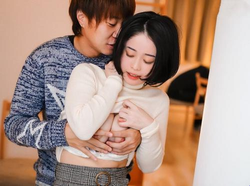 Istri penuh nafsu berhubungan seks berkelompok dengan mantan teman sekelasnya di rumah Istri penuh nafsu berhubungan seks berkelompok dengan mantan teman sekelasnya di rumah