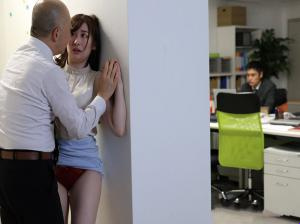 Istri yang penuh nafsu meniduri bosnya di belakang punggung suaminya Istri yang penuh nafsu meniduri bosnya di belakang punggung suaminya